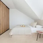 Unique House With 3 Bedrooms, Garden And Air Conditioning By Renters Katowice