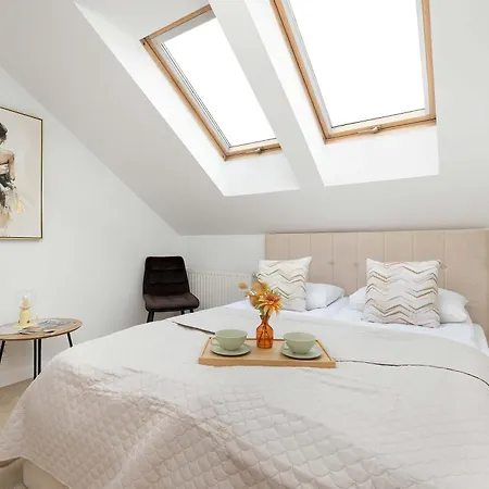 Prázdninový dům Unique House With 3 Bedrooms, Garden And Air Conditioning By Renters *