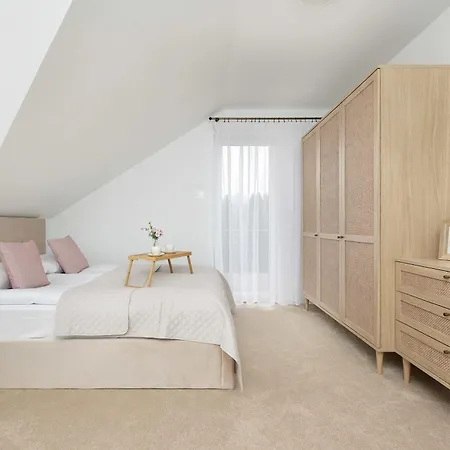 Prázdninový dům Unique House With 3 Bedrooms, Garden And Air Conditioning By Renters