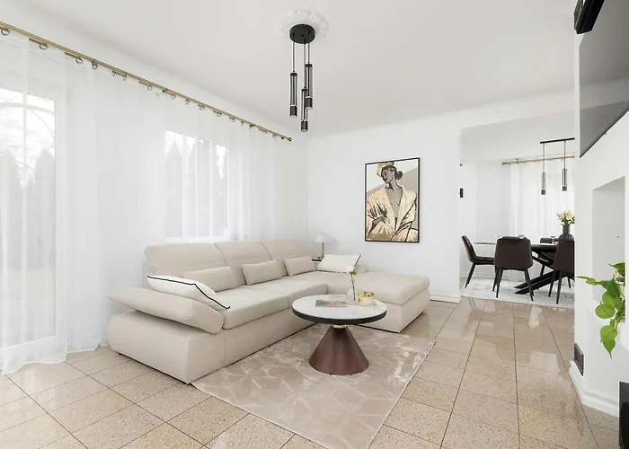 Unique House With 3 Bedrooms, Garden And Air Conditioning By Renters