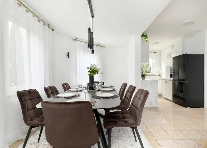 Unique House With 3 Bedrooms, Garden And Air Conditioning By Renters Prázdninový dům *