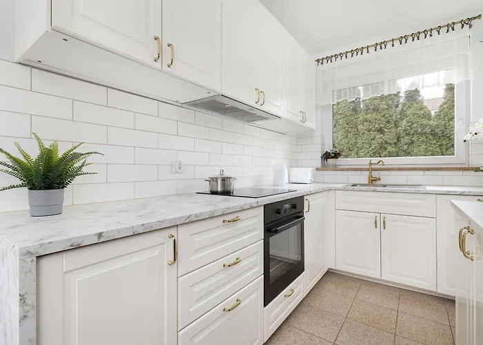 Unique House With 3 Bedrooms, Garden And Air Conditioning By Renters *