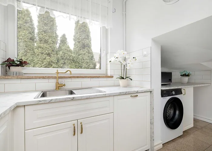 Unique House With 3 Bedrooms, Garden And Air Conditioning By Renters