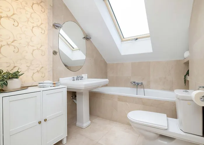 Unique House With 3 Bedrooms, Garden And Air Conditioning By Renters * كاتوفيتسه