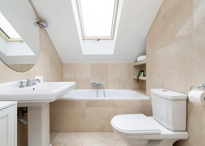 Unique House With 3 Bedrooms, Garden And Air Conditioning By Renters