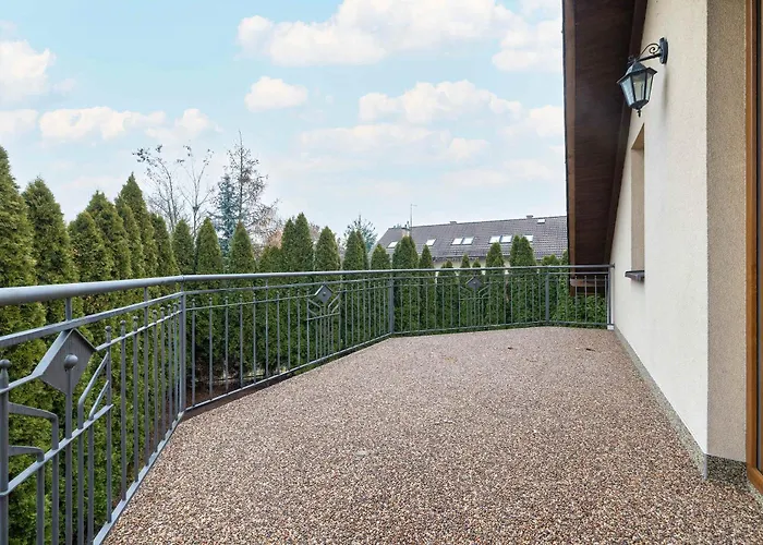 Unique House With 3 Bedrooms, Garden And Air Conditioning By Renters * Katovice